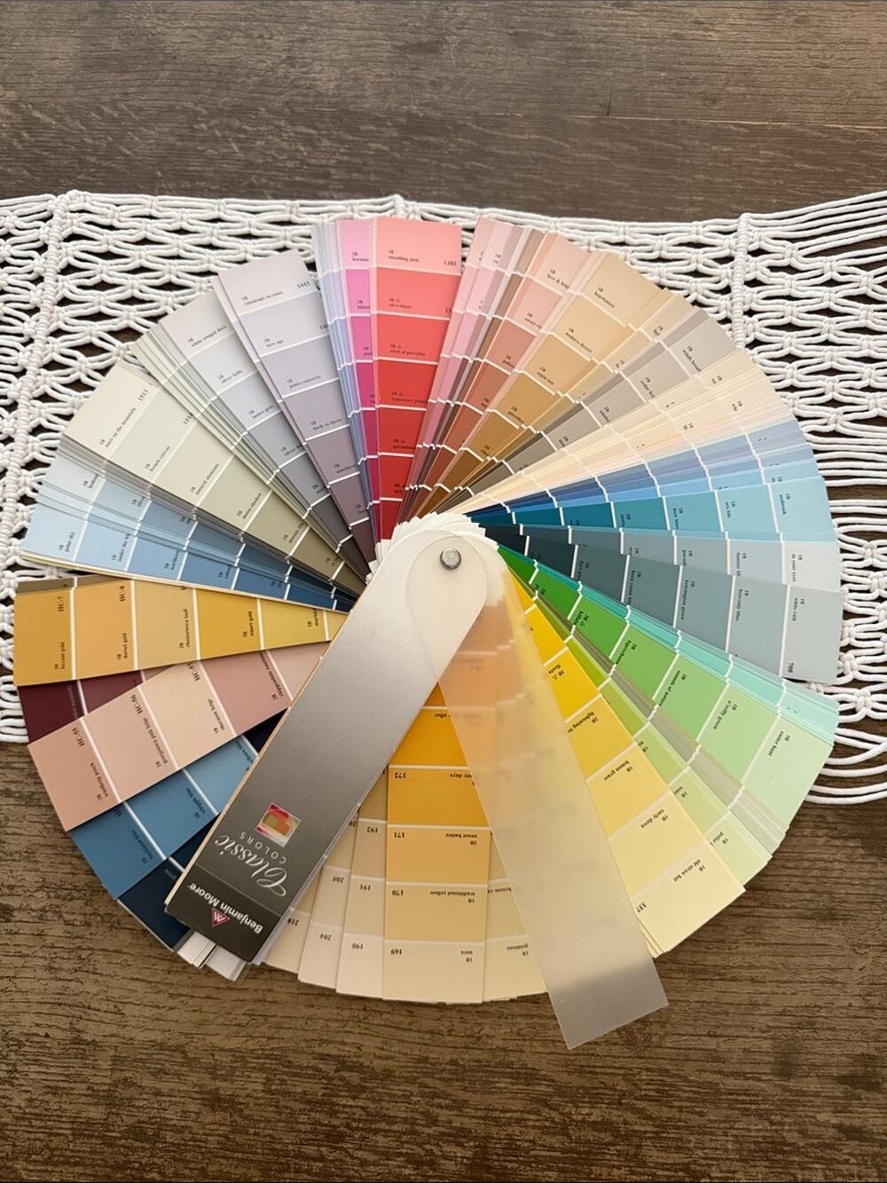 Vintage 2002 Benjamin Moore Classic Colors Paint Fan Deck Complete Color Guide
